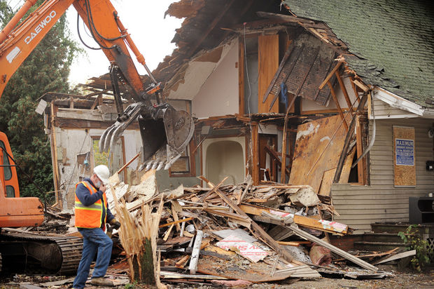 Demolishment of Blackstone, Mass., house